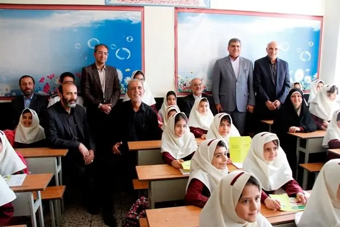 زنگ مهر قلم توسط وزیر آموزش و پرورش نواخته شد

