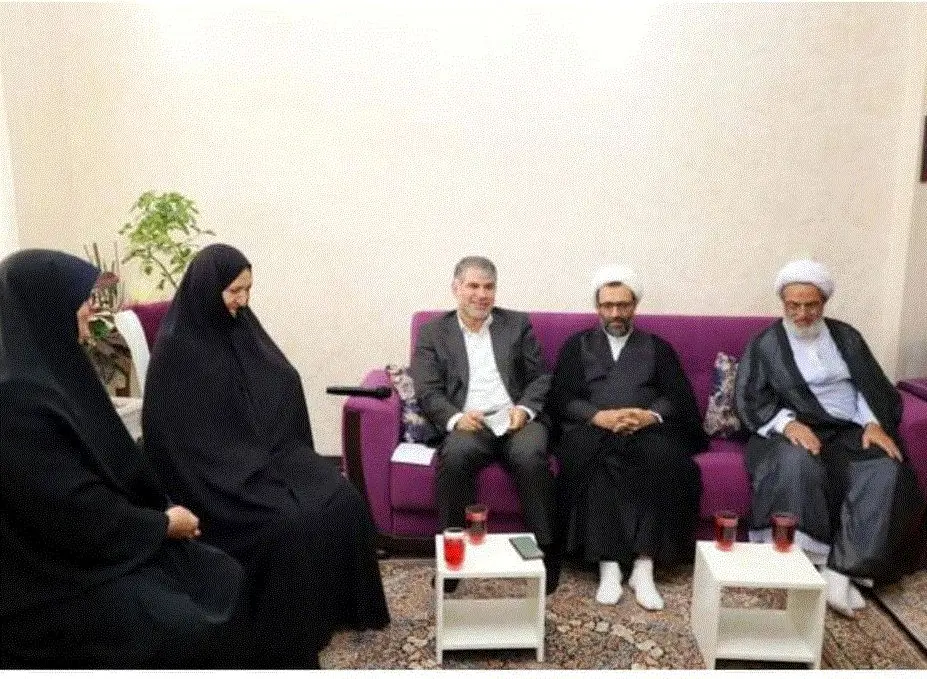 دیدار وزیر جهاد کشاورزی درشهرستان محلات با خانواده شهید گنجعلی