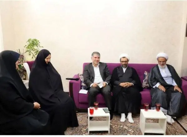 دیدار وزیر جهاد کشاورزی درشهرستان محلات با خانواده شهید گنجعلی