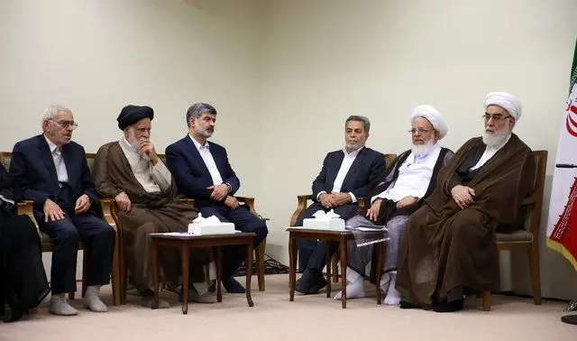 رهبر انقلاب: هر کس با اسلام انس بیشتری دارد، خدمات اجتماعی او بیشتر است