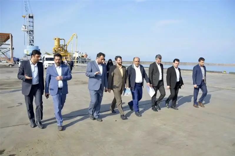 بازدید دبیر شورای عالی مناطق آزاد و ویژه اقتصادی کشور از بندر کاسپین

