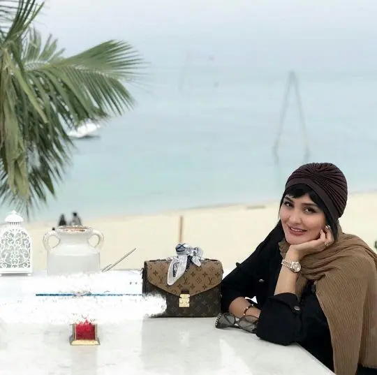 تفریح آرامش بخش مریم معصومی کنار دریا+عکس