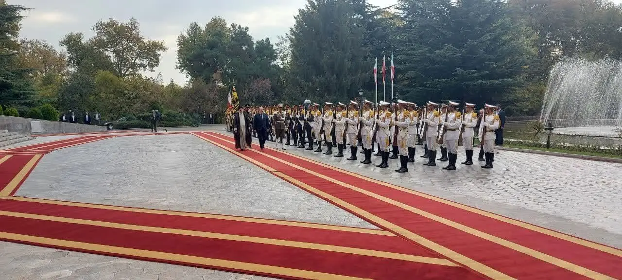 استقبال رسمی رئیسی از نخست‌وزیر ارمنستان