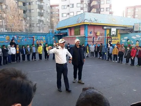 طرح نهادینه‌سازی فرهنگ ترافیک در مدارس منطقه۲ /دانش‌آموزان منطقه ۲ با فرهنگ ترافیک آشنا می‌شوند

