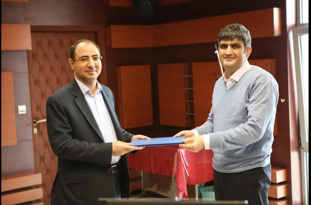 تقدیر معاون وزیر نفت از سید علی حسینی سکاندار بورس انرژی ایران