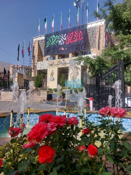پرچم ایران بر فراز مقتل شهدا اکران شد

