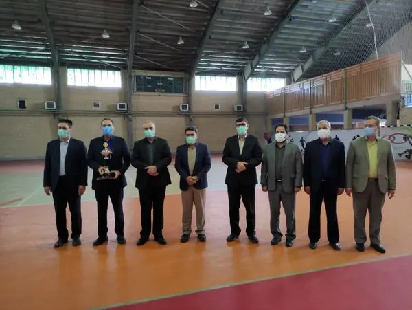 توزیع برق استان مرکزی در مسابقات فوتسال بسیج ادارات استان  قهرمان شد

