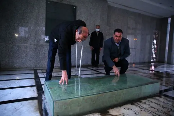 ادای احترام رئیس و سرپرست دبیرکلی کمیته ملی المپیک به جهان پهلوان تختی