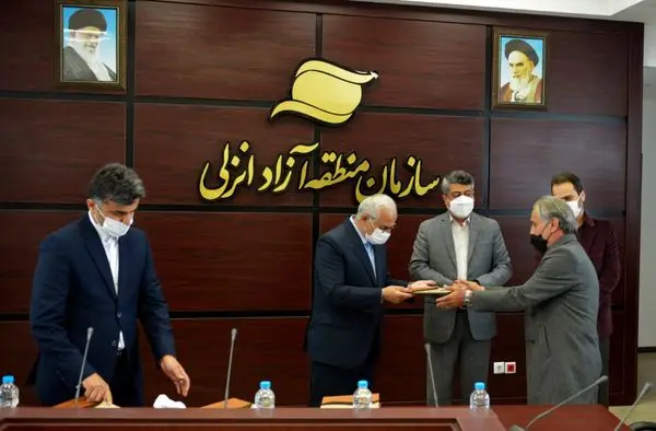 مدیرعامل سازمان منطقه آزاد انزلی از کارکنان روابط عمومی و امور بین الملل تقدیر به عمل آورد