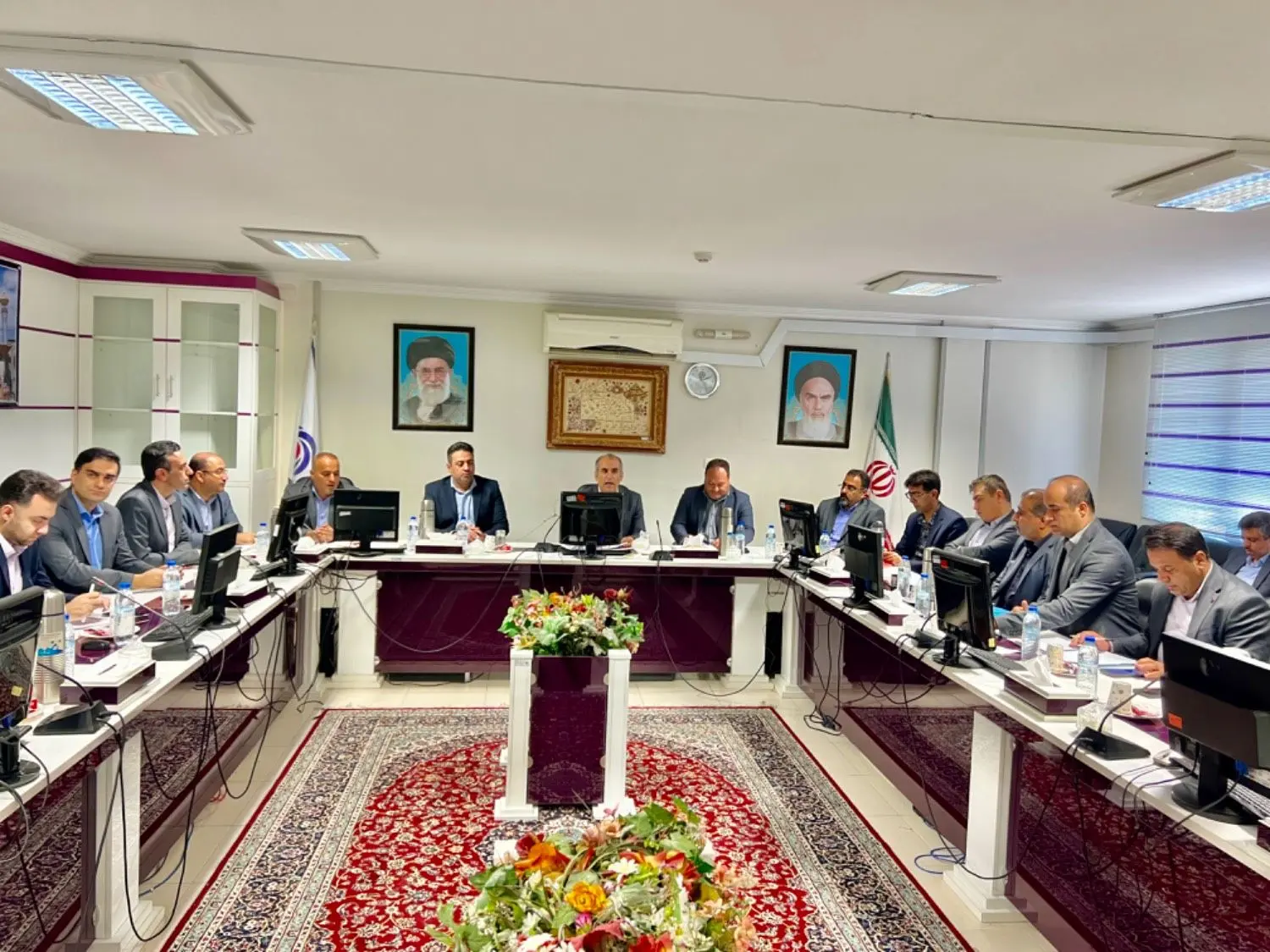 توانمند سازی نیروی انسانی از وظایف اصلی مسئولین شعب بانک ایران زمین است

