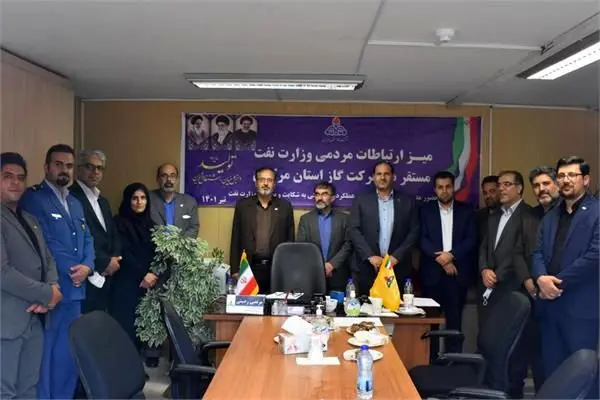 مدیرکل اموراداری و مالی استانداری مرکزی از محمدرضا سمیعی مدیرعامل شرکت گاز استان مرکزی تقدیر نمود

