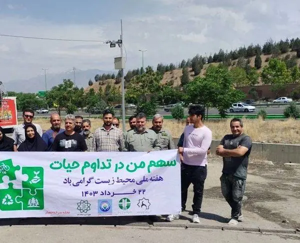 ساماندهی و جمع آوری خاک و نخاله در حریم منطقه۱۳ 

