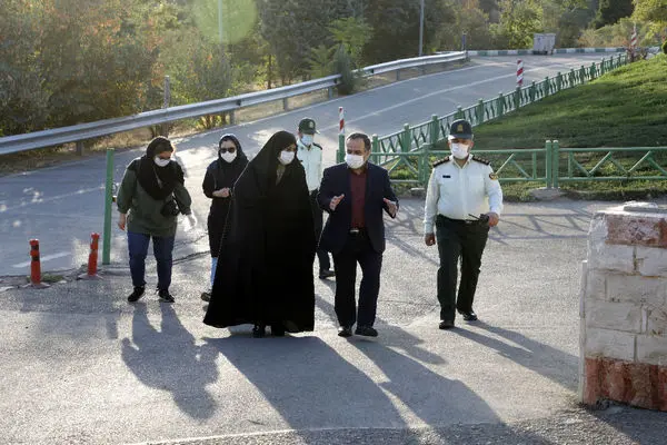 اجرای طرح "تره و بار " دوست دار محیط زیست  و توزیع کیسه های پارچه ای در منطقه 13

