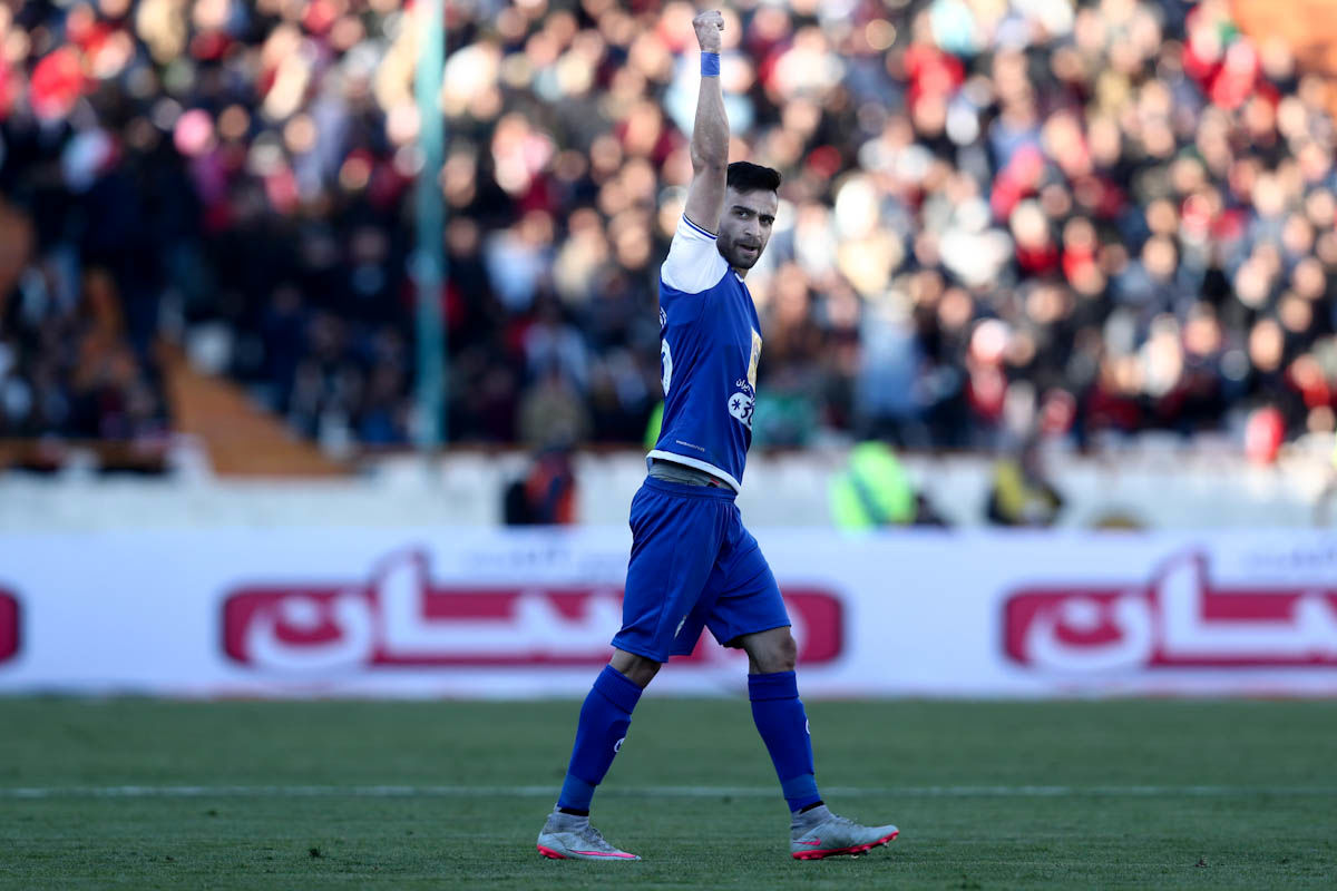 وقتی ارسلان مطهری پیراهن پرسپولیس را می پوشید +عکس