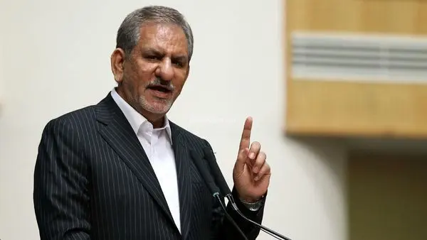 ملت ایران در برابر زورگویان از عزت خود دفاع میکند