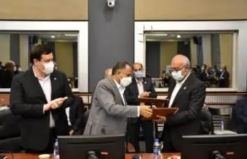 انعقاد تفاهمنامه همکاری بانک تجارت با پالایشگاه نفت بندرعباس و شرکت صنایع پتروپالایشی آنامیس پایا