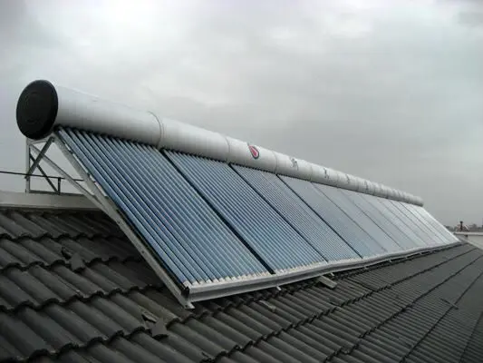 تجهیز بوستان های منطقه سه  به آبگرمکن های خورشیدی