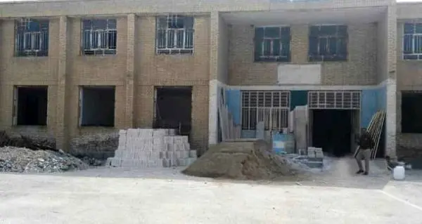 فجر انرژی برای نوسازی مدرسه در ماهشهر آستین بالا زد
