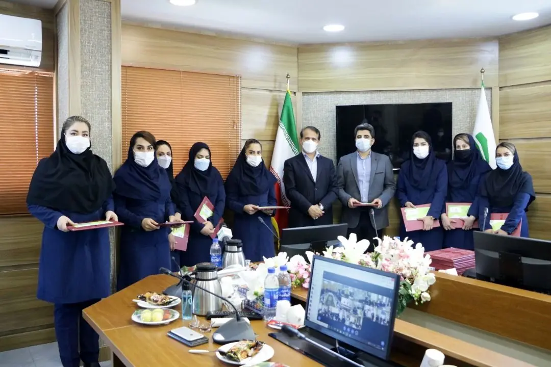 از صندوقداران برتر فروشگاه‌های زنجیره‌ای رفاه تجلیل شد