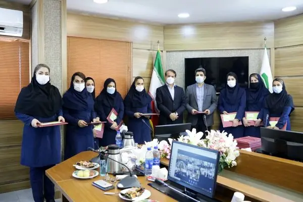 از صندوقداران برتر فروشگاههای زنجیرهای رفاه تجلیل شد