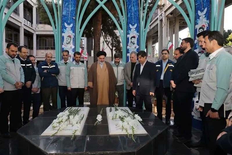 حسن مطلع نخستین روزِ کاری مدیرعامل فولاد مبارکه تجدید بیعت با آرمان‌های شهدا و دیدار با کارکنان

