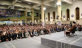 رهبر انقلاب: ملت ایران هر کسی که مزدوری آمریکا را بکند، لگدمال خواهد کرد
