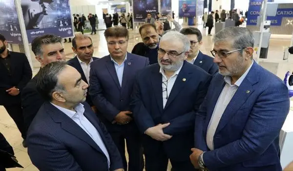 حضور رییس مرکز دولت الکترونیک وزارت کشور در غرفه مخابرات تهران