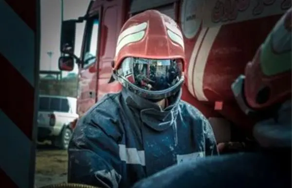 اعزام گروه امداد شرکت بهره برداری نفت و گاز کارون به آبادان