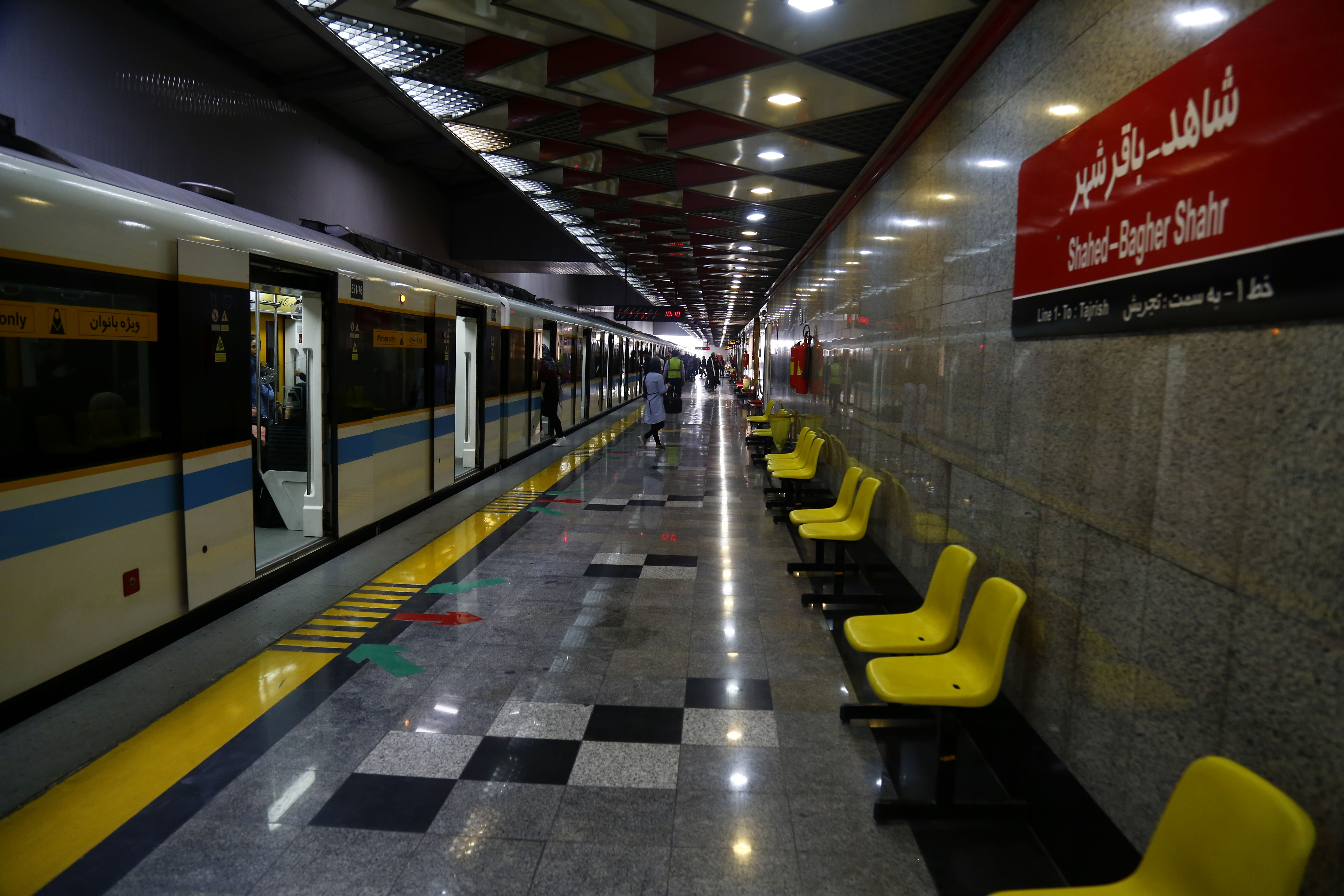 چهار ایستگاه جنوبی خط یک مترو در روز ارتش مسافرگیری ندارند