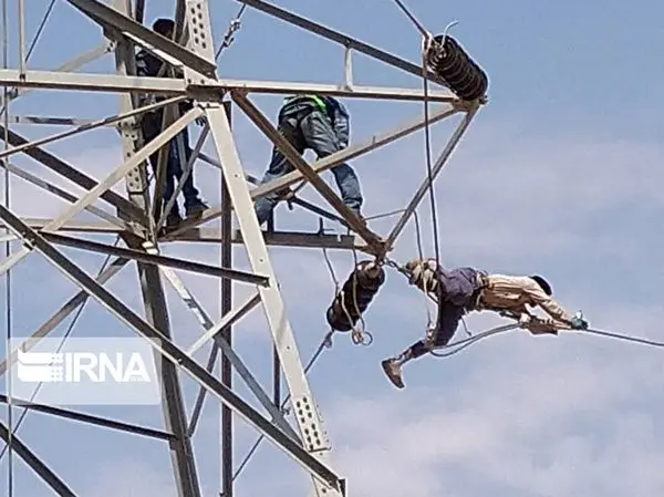 پنج طرح تامین و انتقال برق و انرژی در فارس و جنوب کشور به بهرهبرداری رسید