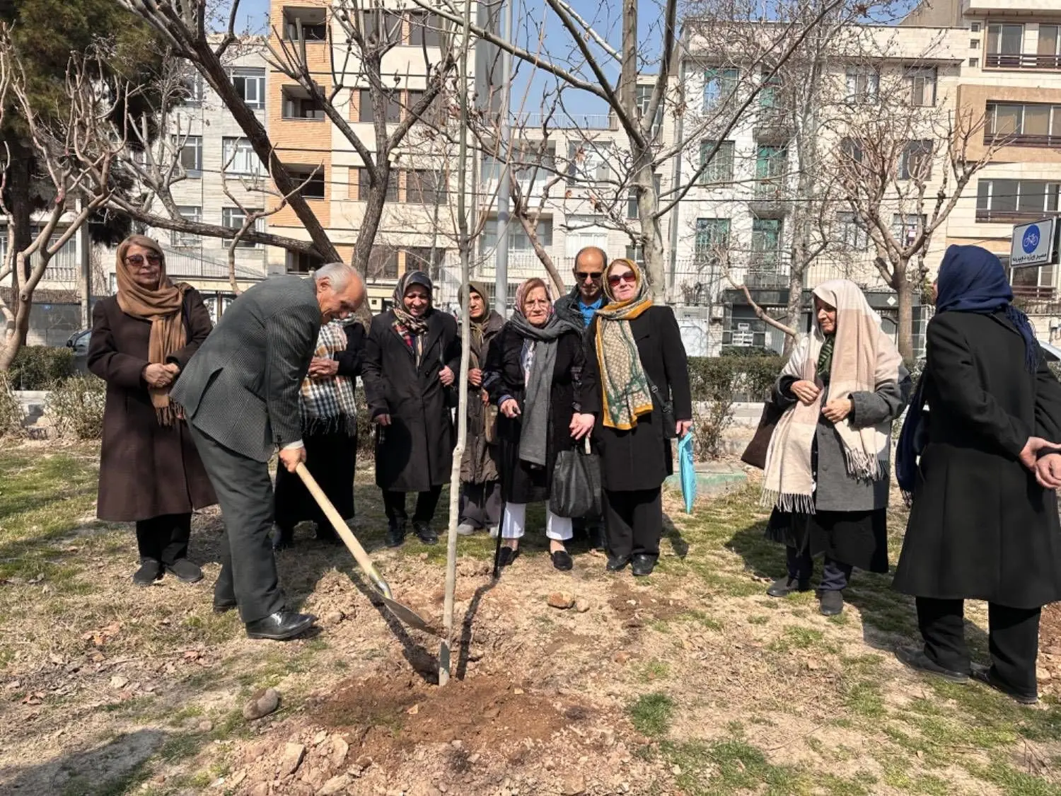 آموزش کاشت و مراقبت نهال درسرای محلات و مدارس منطقه13

