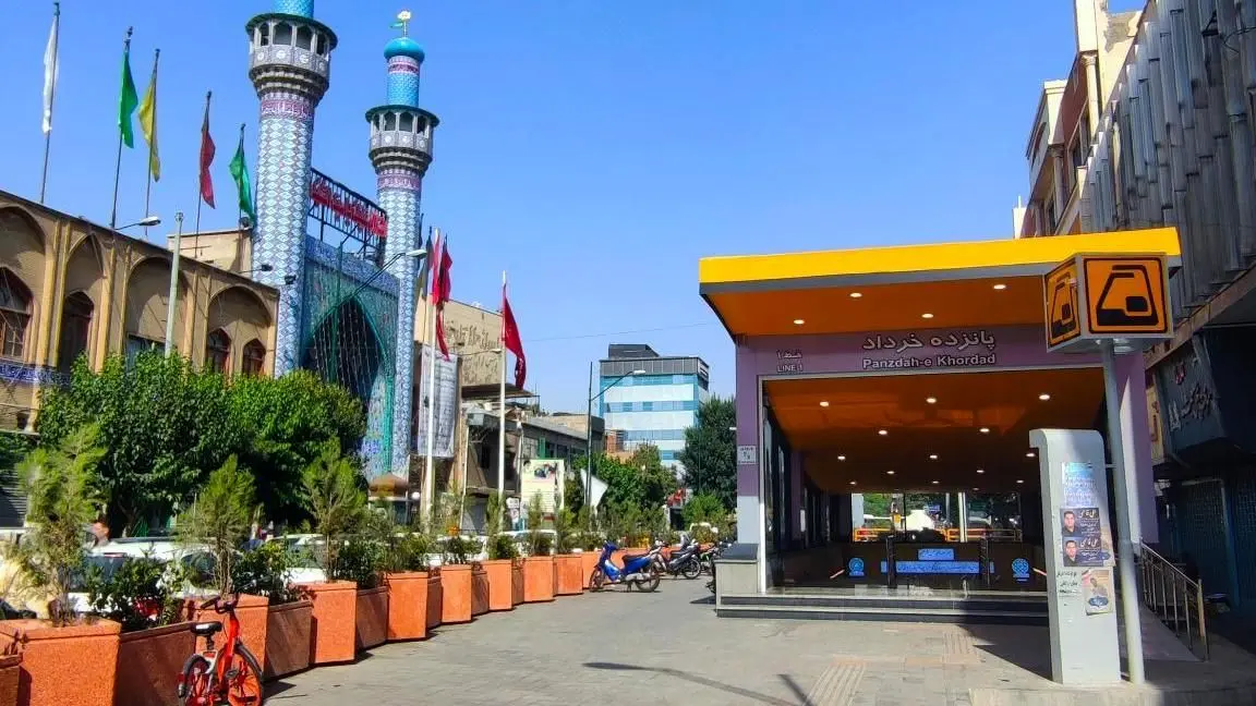 وسعت سالن فروش بلیت ایستگاه پانزده خرداد برای تردد راحت تر مسافران

