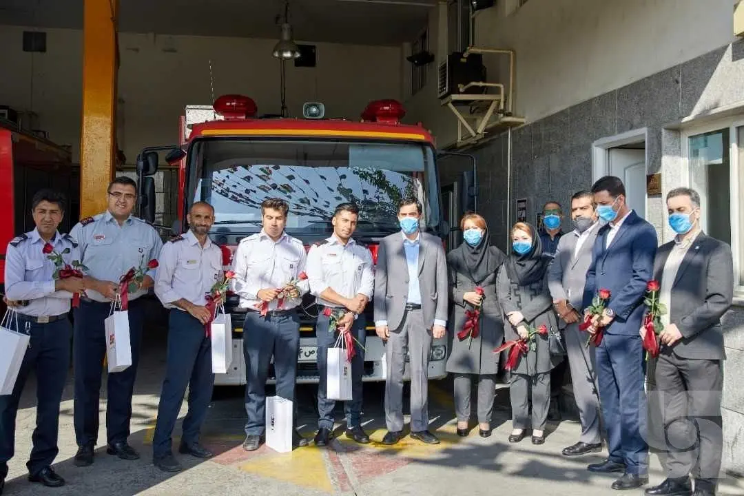 به مناسبت روز ایمنی و آتش نشانی، تقدیر رئیس هیئت مدیره بیمه سرمد از آتش نشانان
