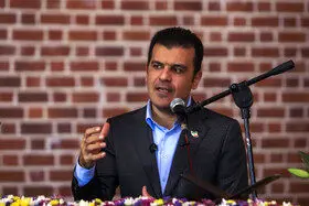 در مدیریت بنادر عقب هستیم