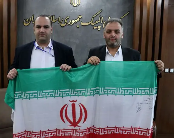 پرچم سکوی قهرمانی و نایب قهرمانی المپیک لندن تقدیم موزه ملی ورزش شد