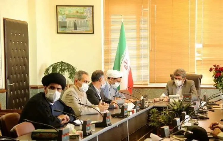 مزار شهدا پرچم‌های افتخار و اقتدار سرزمین ما است