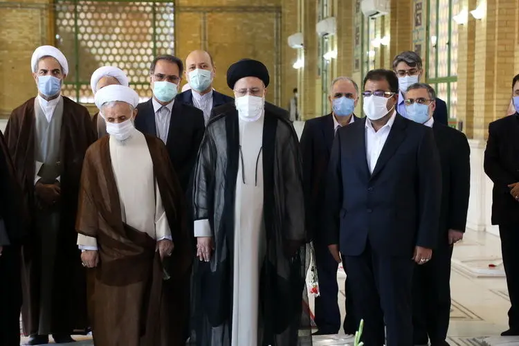  تجدید میثاق رئیس و مسئولان عالی قوه‌قضاییه با آرمان‌های امام راحل و شهدا در بهشت زهرا(س)
