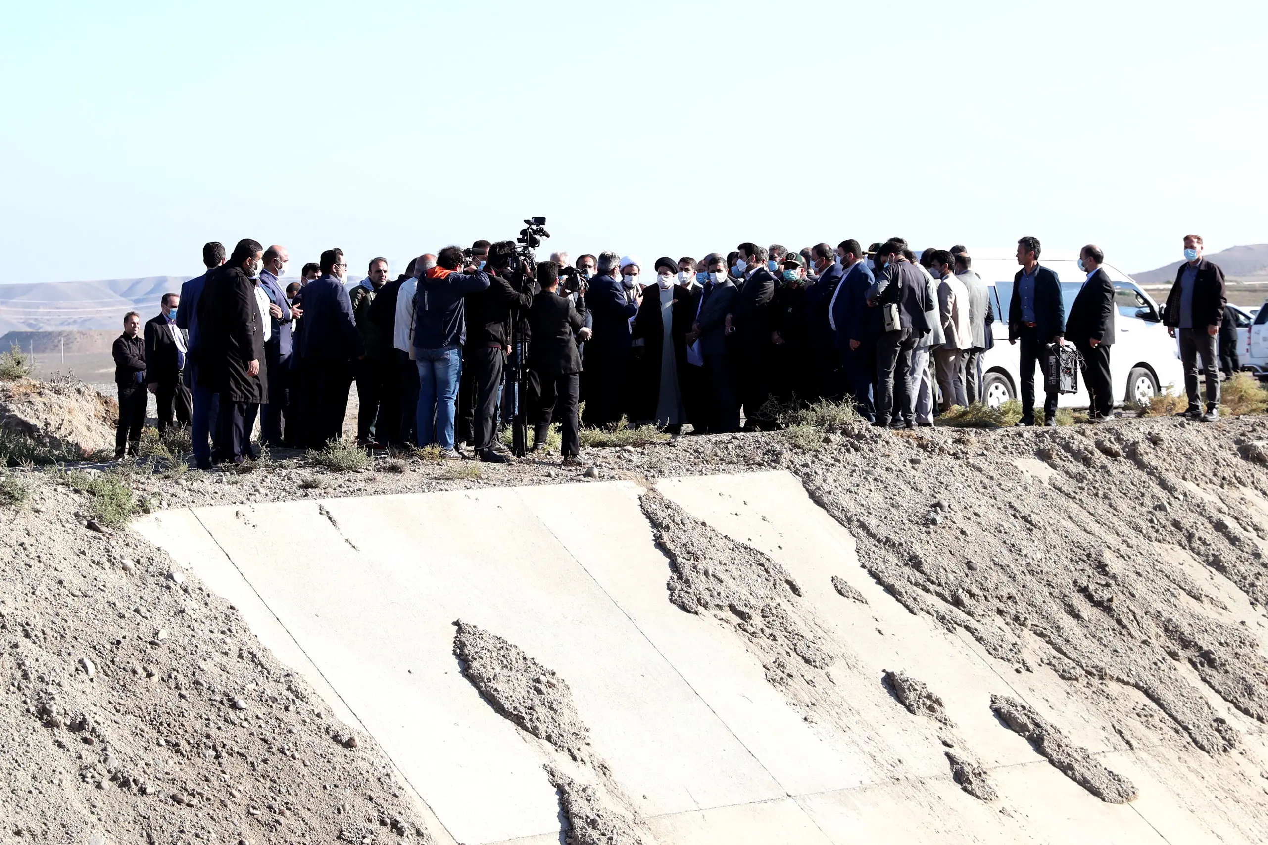 بازدید رئیس جمهور از طرح شبکه آبیاری خداآفرین