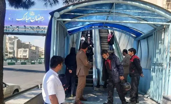 رسیدگی به وضعیت پل های عابر پیاده مکانیزه در منطقه ۱۳