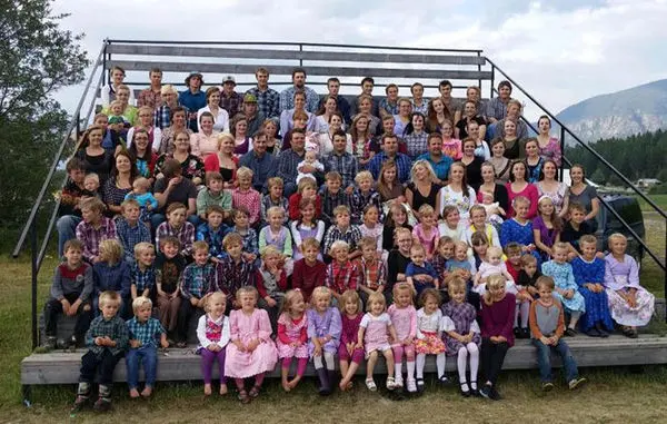  وسوسه مرد 59 ساله برای ازدواج با دختر کم سن و سال +عکس
