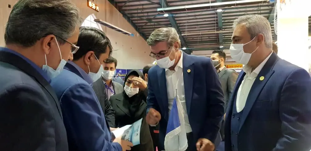 بازدید استاندار یزد از غرفه توانمندیهای ساخت داخل شرکت معدنی و صنعتی چادرملو 