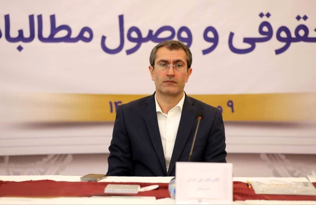 کارشناسان حقوقی بانک‌ها متناسب با تغییرات کسب‌وکاری، تکنولوژیکی و فضای بانکداری، خوشان را به قوانین جدید مسلط کنند 

