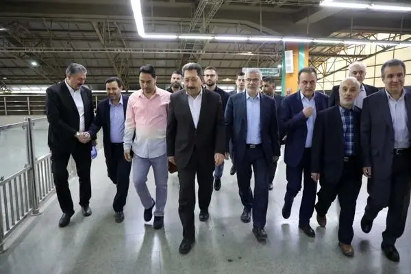 وزیر صمت با مترو خط ۵ به استان البرز رفت

