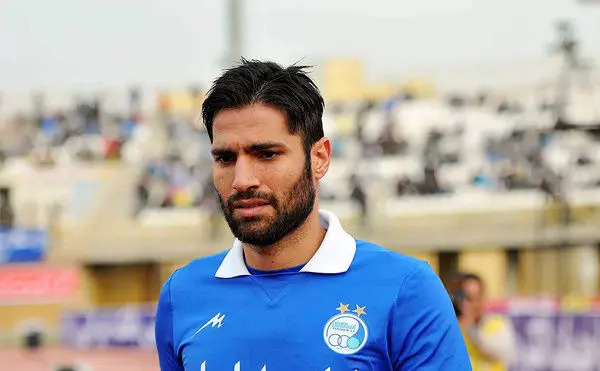 صادقی:قهرمانی پرسپولیس به خاطر داشتن مدیران لایق است/ استقلال نفت را میبرد هم قهرمان نمیشد