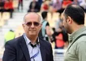 لک: نمی‌دانم چرا هواداران استقلال به رنگ دستکش هایم حساس شدند