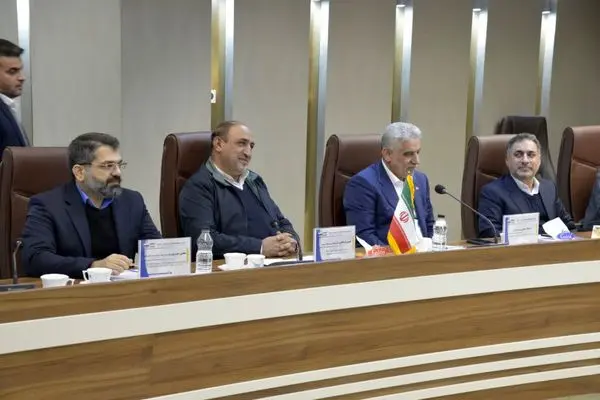 دروازه تعامل تجاری و اقتصادی ایران و روسیه از کریدور شمال- جنوب، بندر کاسپین و خط آهن رشت - کاسپین میگذرد