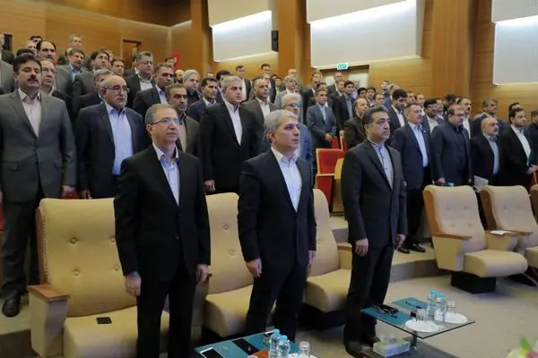 آغاز به کار همایش بررسی عملکرد واحدهای بانک ملی ایران