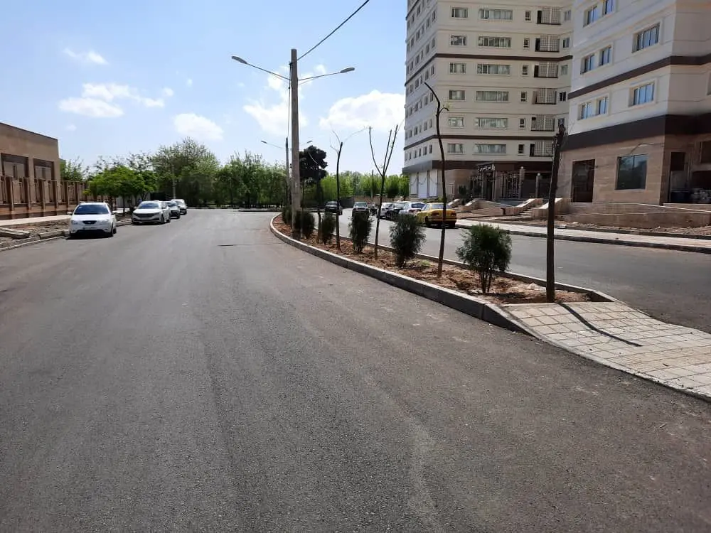  بهسازی و روکش آسفالت۹۰ هزار مترمربع معابر شهری منطقه ۱۴ پایتخت 

