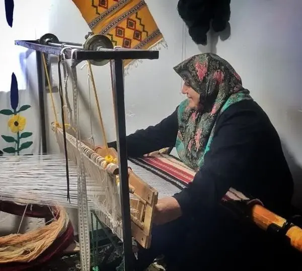 10 میلیارد ریال تسهیلات به هنرمندان صنایع‌دستی شهرستان خنداب پرداخت شد