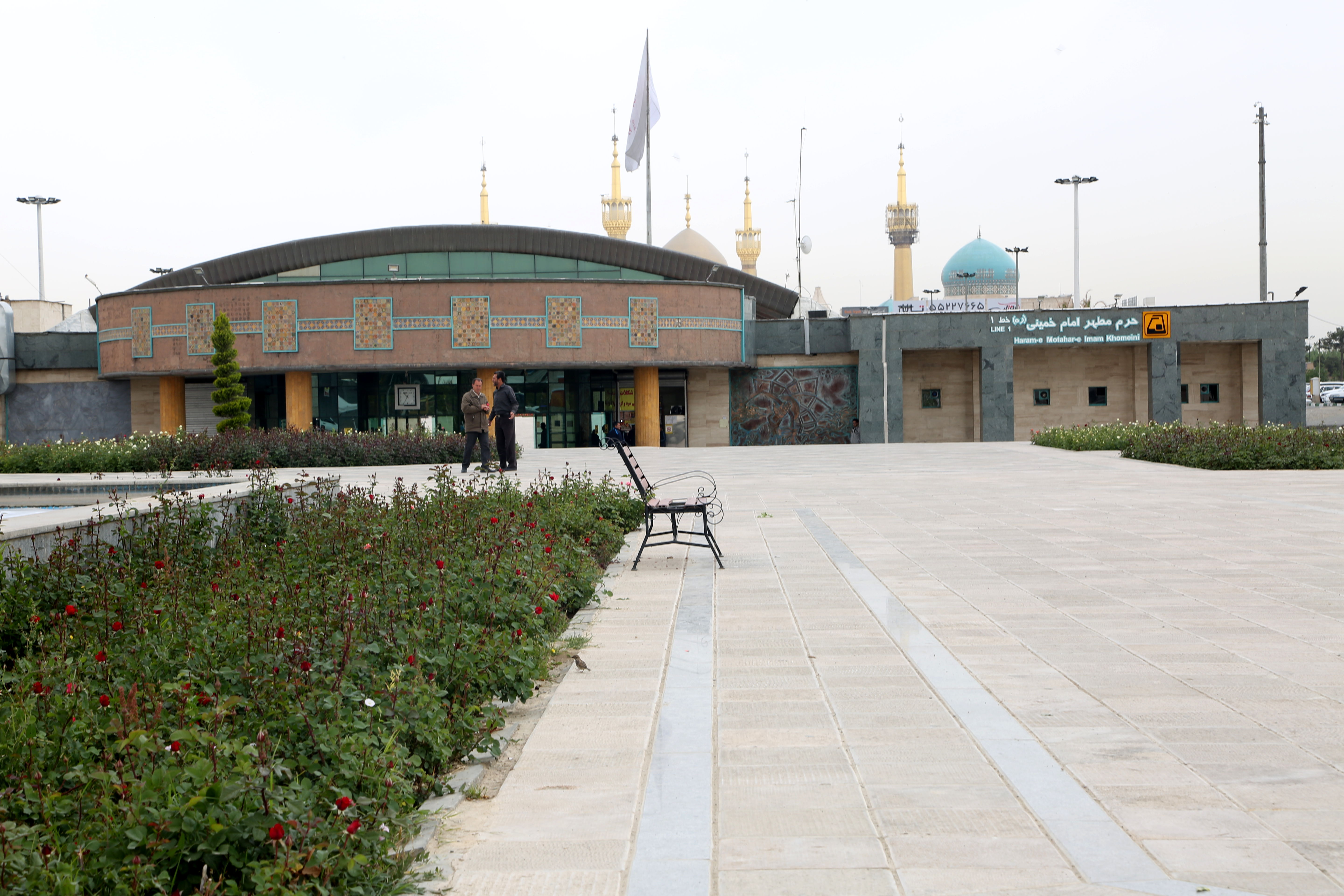  شرکت بهره برداری متروی تهران و حومه به شهروندان و شرکت کنندگان در مراسم یوم الله دوازدهم بهمن ۹۸خدمات رسانی می کند
